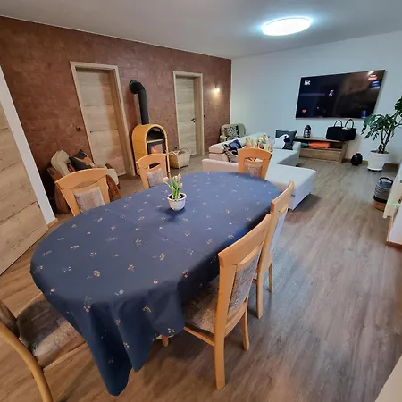 Luna's Mountain House -