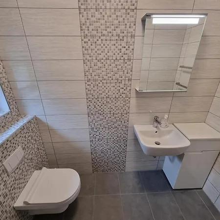 Luna's Mountain House - *