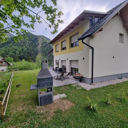Luna's Mountain House - زغورنجي جيزرسكو