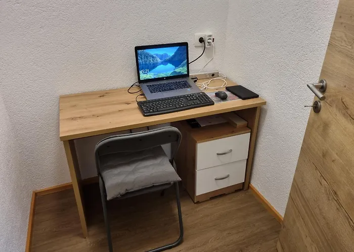 Luna's Mountain House - *