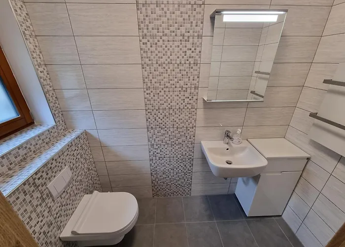 Luna's Mountain House - *