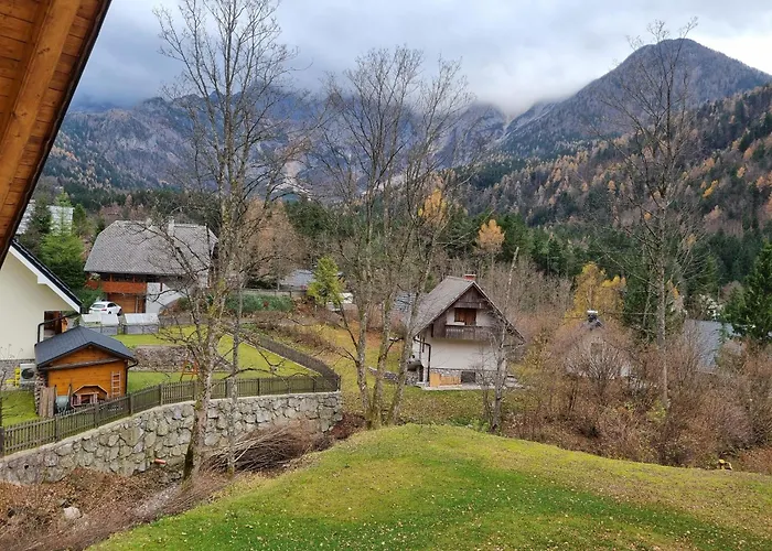 Luna's Mountain House - *